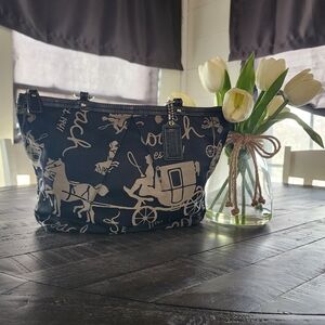 Coach Y2K City Zip Horse & Carriage Women's Tote Bag. 2009. Measures 12.5×9